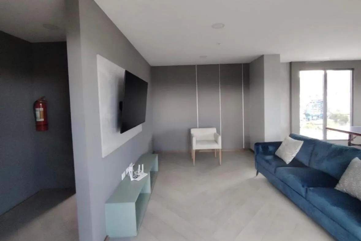 Modern Studio Overlooking The Park Quito